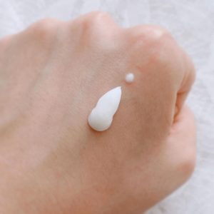ILLIYOON Ceramide Ato Concentrate Cream swatch