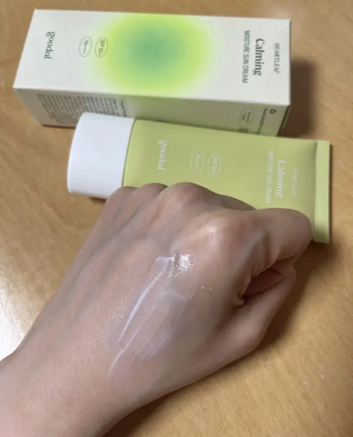 Goodal Houttuynia Cordata Calming Moisture Sun Cream hand texture
