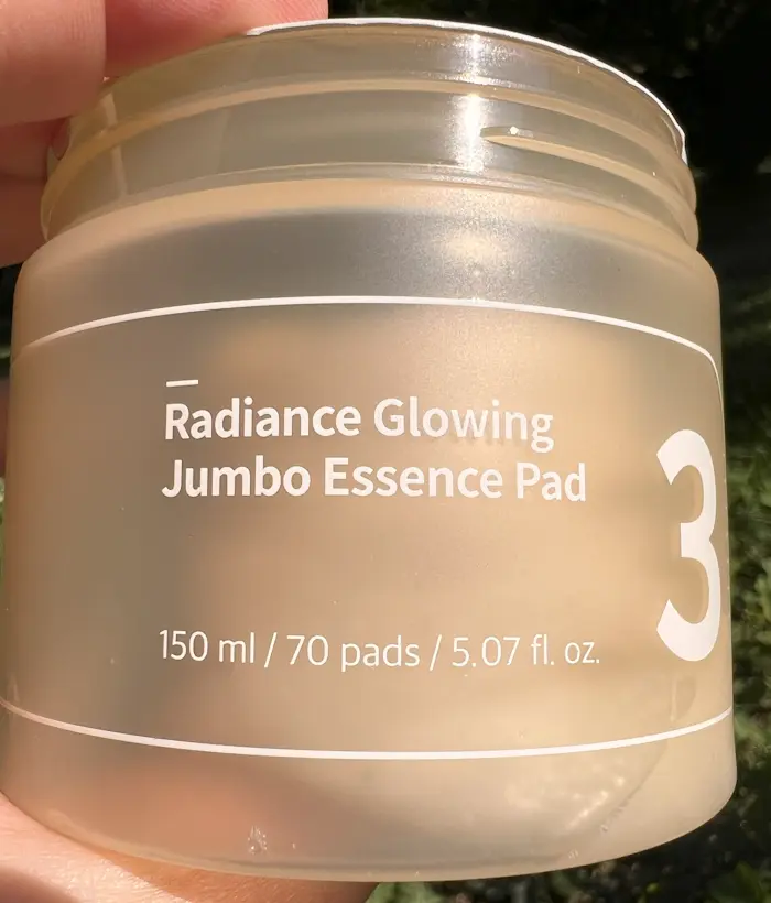 Numbuzin No.3 Radiance Glowing Jumbo Essence Close Up