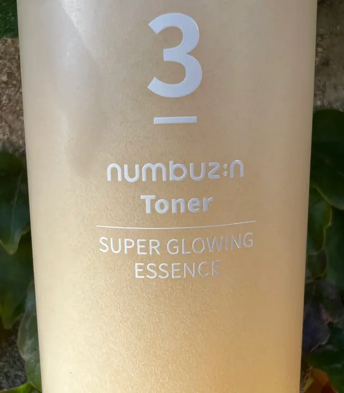Numbuzin No.3 Super Glowing Essence Toner